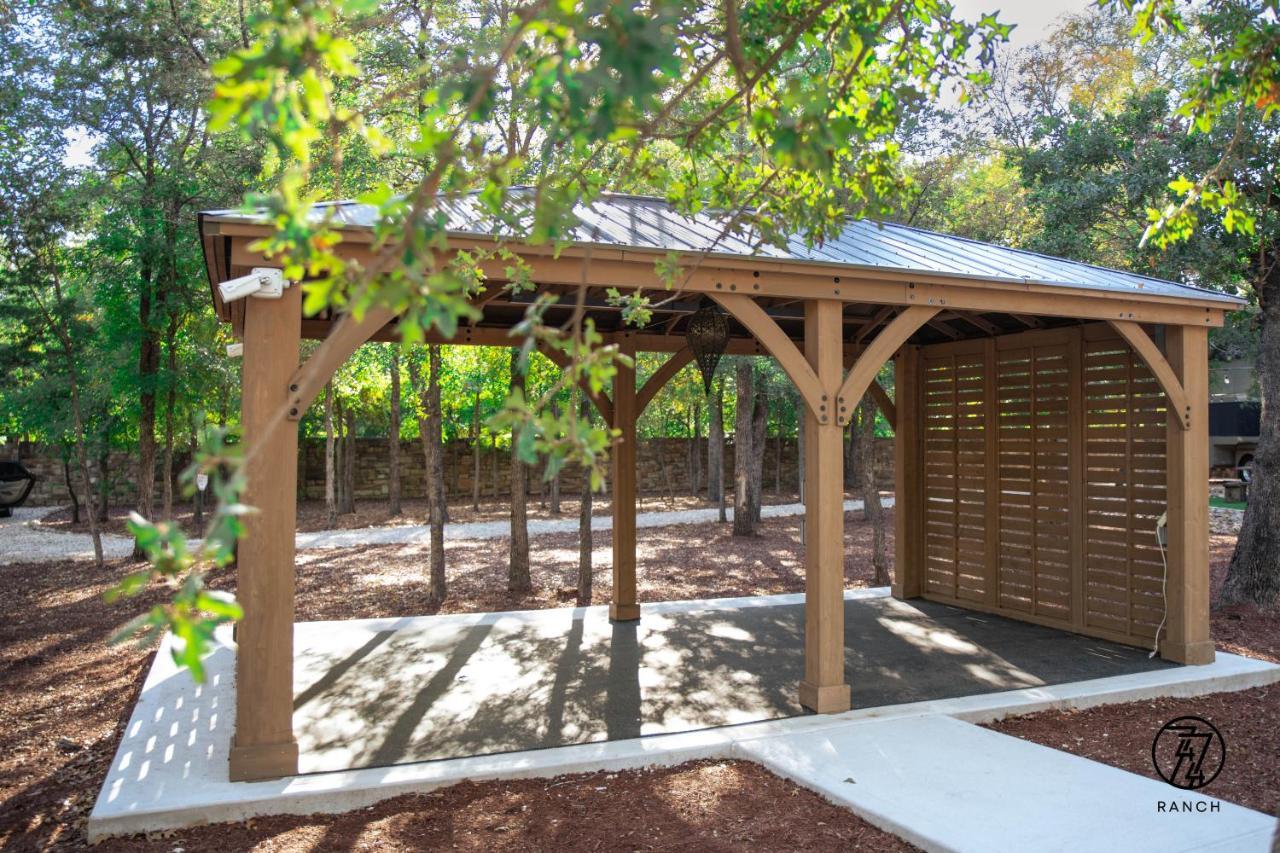 7744 Ranch Glamping Resort Austin Luaran gambar
