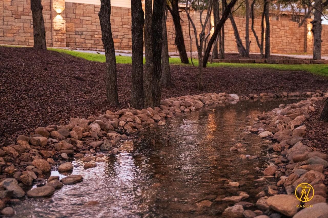 7744 Ranch Glamping Resort Austin Luaran gambar
